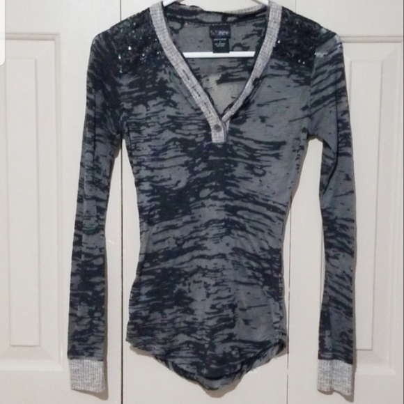 Daytrip Tops - DAYTRIP bling long sleeve tee style top